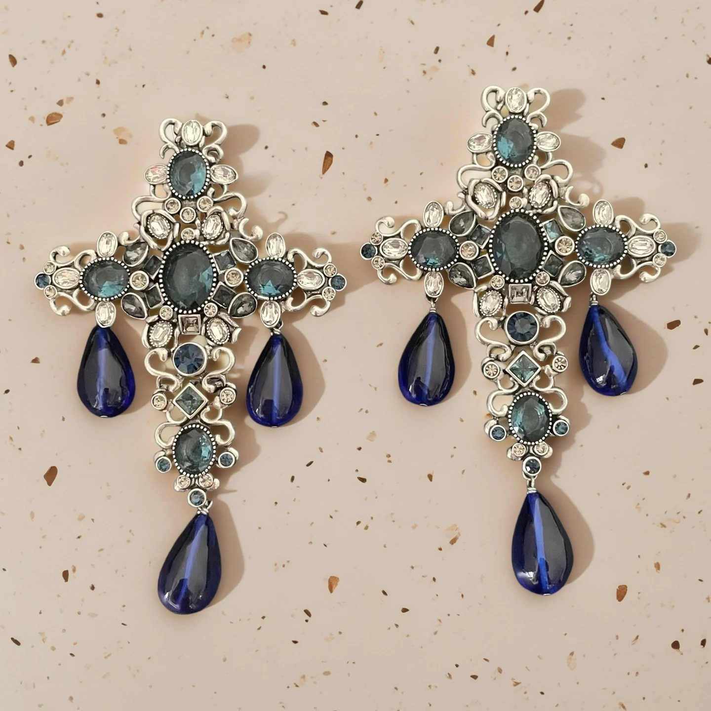 Yuri Ailey Vintage Cross Crystal Tassel Ear Clips Antique Silver Blue Teardrop Rhinestone Non Piercing Gothic Women Ear Jewelry
