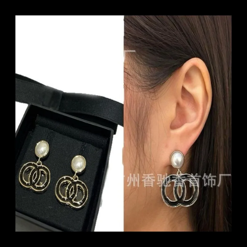 الجدة شيانغ المينا السوداء قلادة بسيطة عالية الجودة الصيف الحلو ومزاج بارد متعدد الاستخدامات