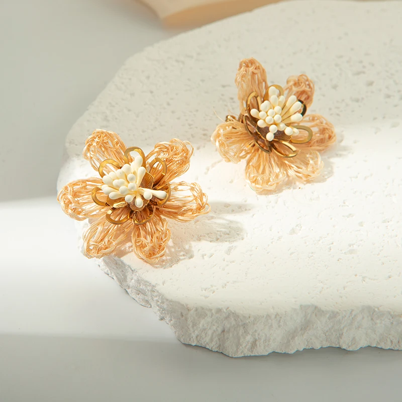 Autumn French fashion retro stainless steel ladies raffia braided white shell flower earrings holiday gift holiday date