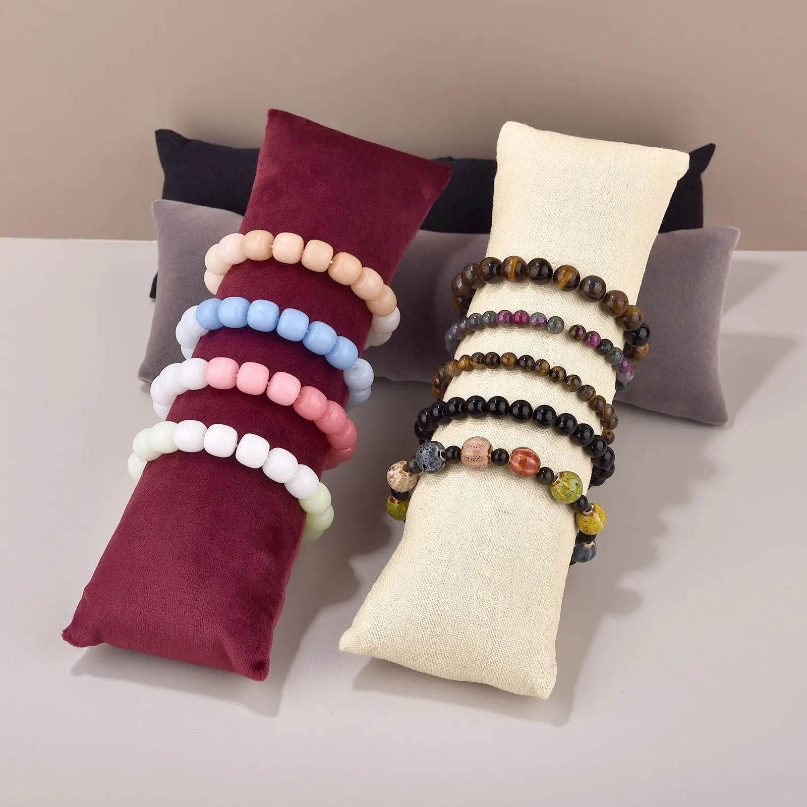 

1 шт., подушка для браслета, часов, бархатная кожаная ювелирная подушка, держатель для браслета, органайзер для шоу, подушка, оптовая продажа