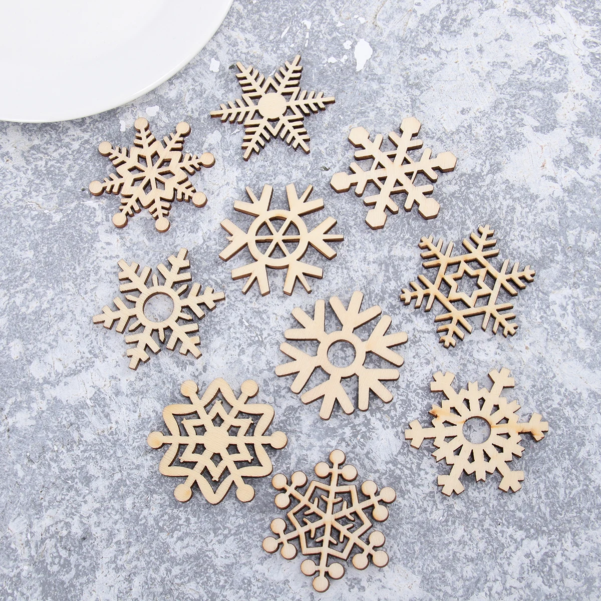 

10pcs Wooden Snowflakes Hanging Ornament Natural Wood 51Mm Christmas Pendant For Craft Diy Decoration Holiday Party Supply
