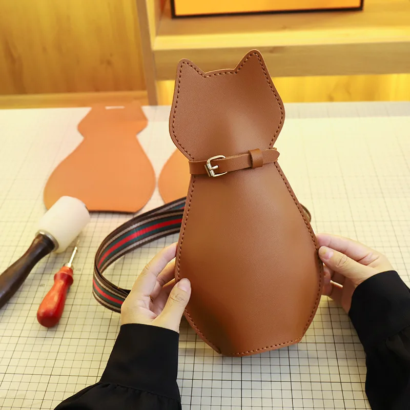 

DIY PU Leather Craft Cute Cat Chest Bag Die Cutting Knife Mole Metal Steel Hollowed Punch Tool Blade Women Small Phone Bag