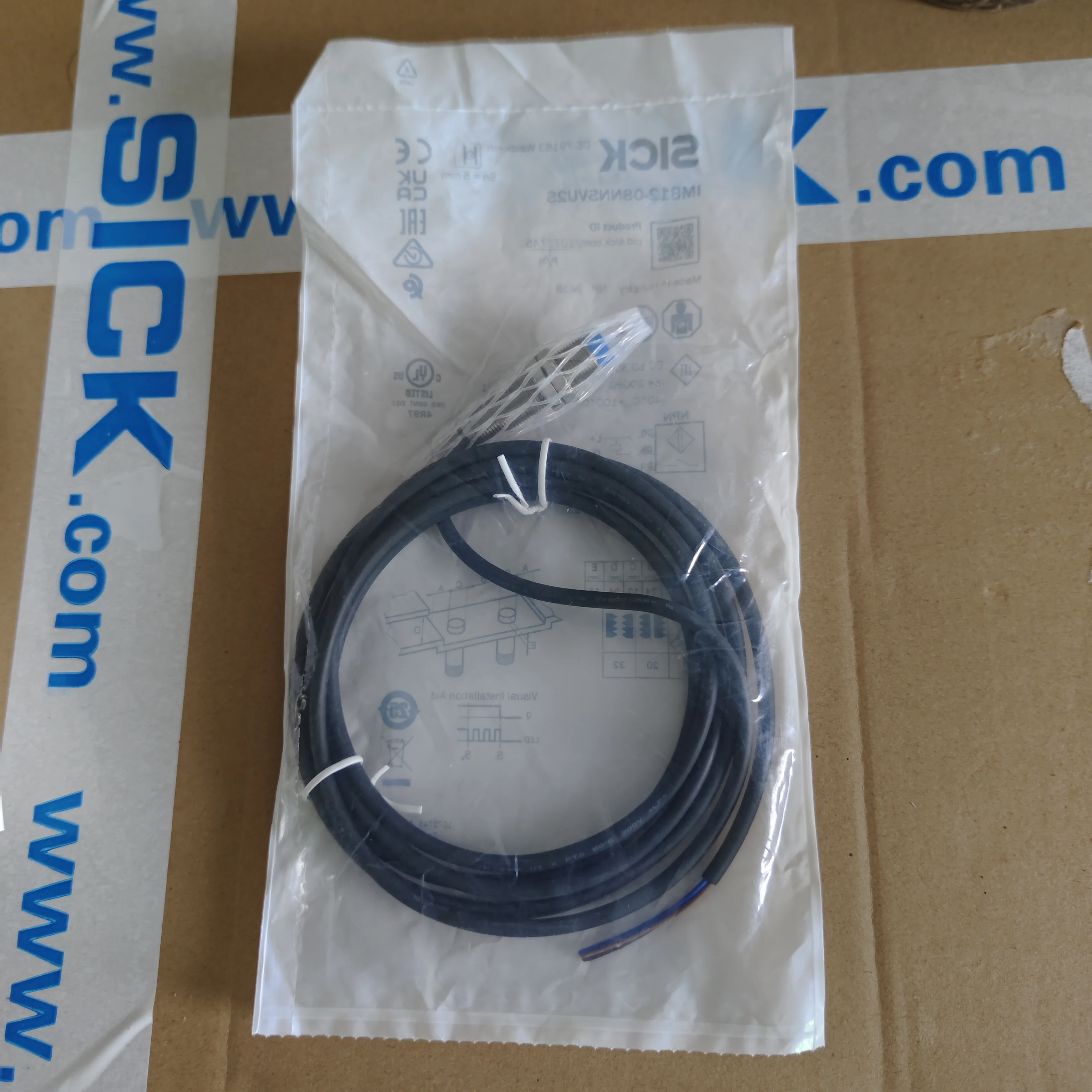 Индуктивный датчик приближения SICK IMB12-08NNSVU2S Номер заказа 1072745, бесконтактный переключатель, новый оригинальный подлинный в наличии