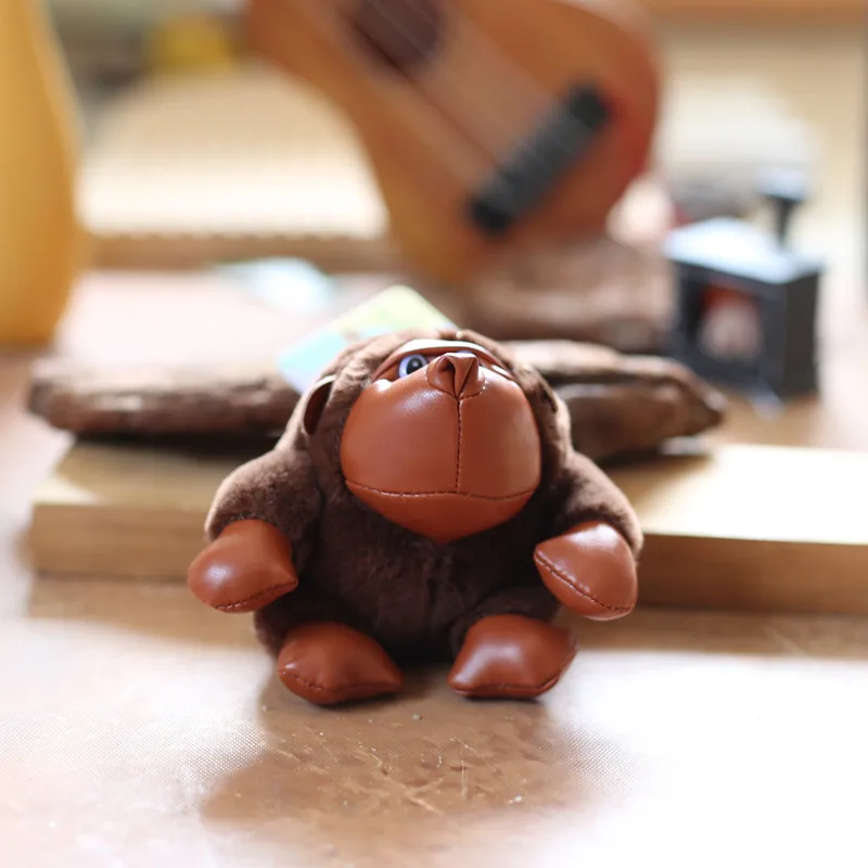 Pendentif en peluche de chimpanzé mignon pour enfants, ajuster ille rouge drôle, figurine de jouet, breloque pour sac à dos, porte-clés, poupées pour enfants, petits cadeaux, 1 pièce