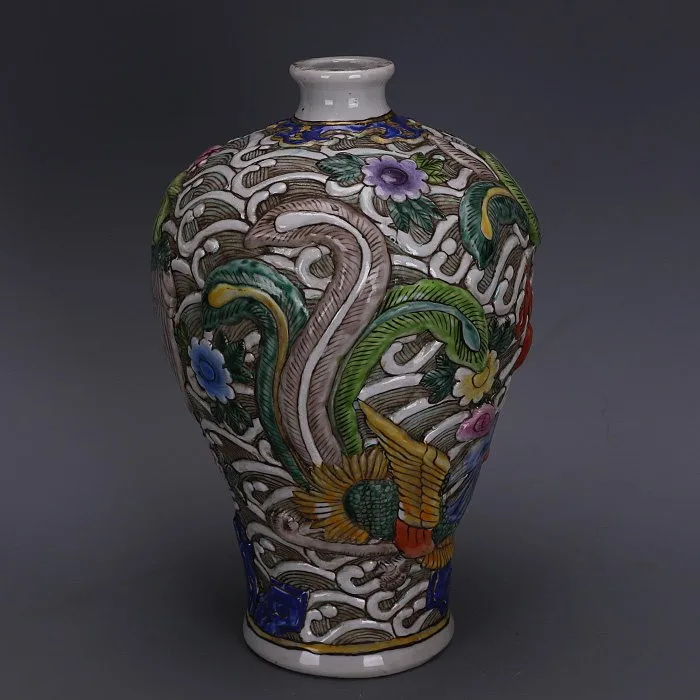 Chinese Famille Rose Porcelain Vase Qing Qianlong Carved Phoenix Design 13.9