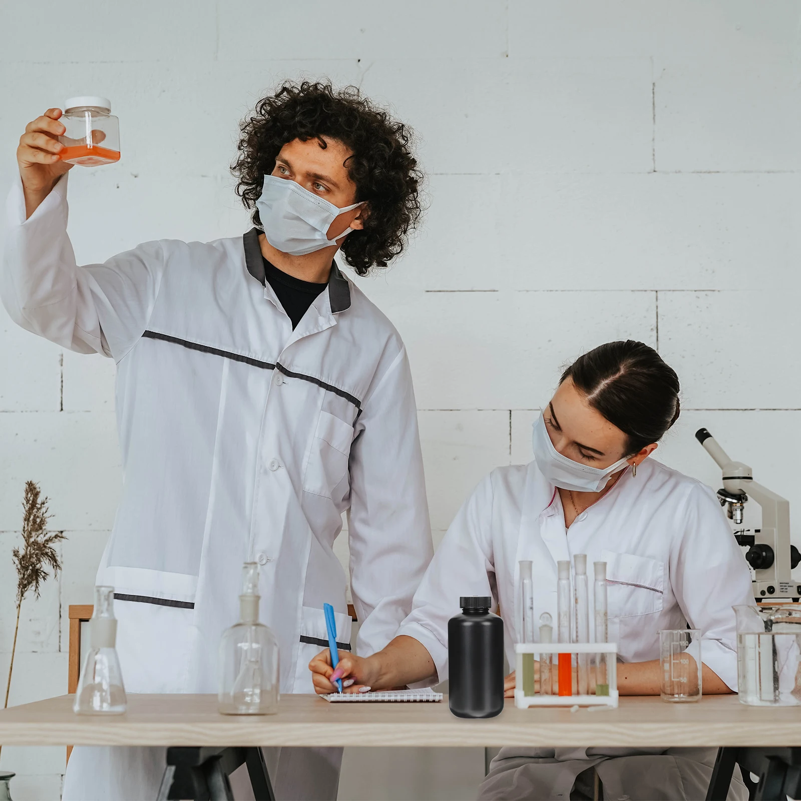 

Pe Chemical Reagent Bottle Uv Resistant Bottle Plastic Reagent Bottle 500ml Liquid Container Lab Bottle Medicine Bottle With Cap