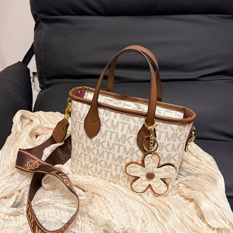 

Chic Designer Women's Crossbody Bag Leather Shoulder Handbag Elegant Ladies Tote Luxury Brand Messenger Purse Fashionable Style