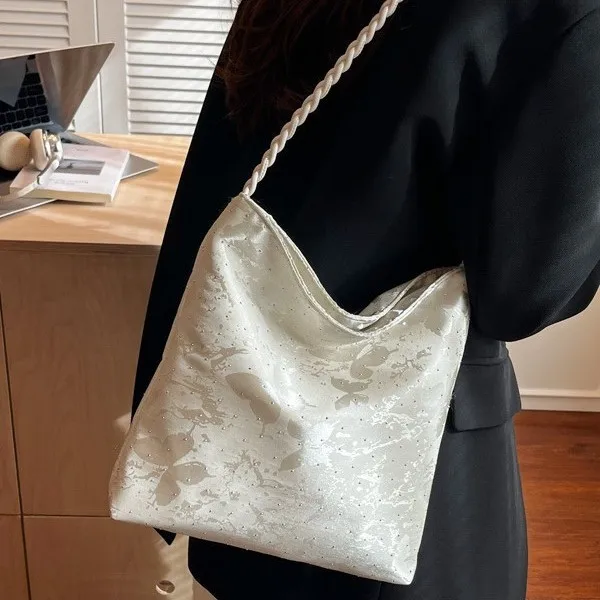 

Восточная осенне-зимняя большая сумка 2025 года, нишевая женская сумка с верхней ручкой, культурная сумка через плечо, минималистичная сумка «день-ночь»