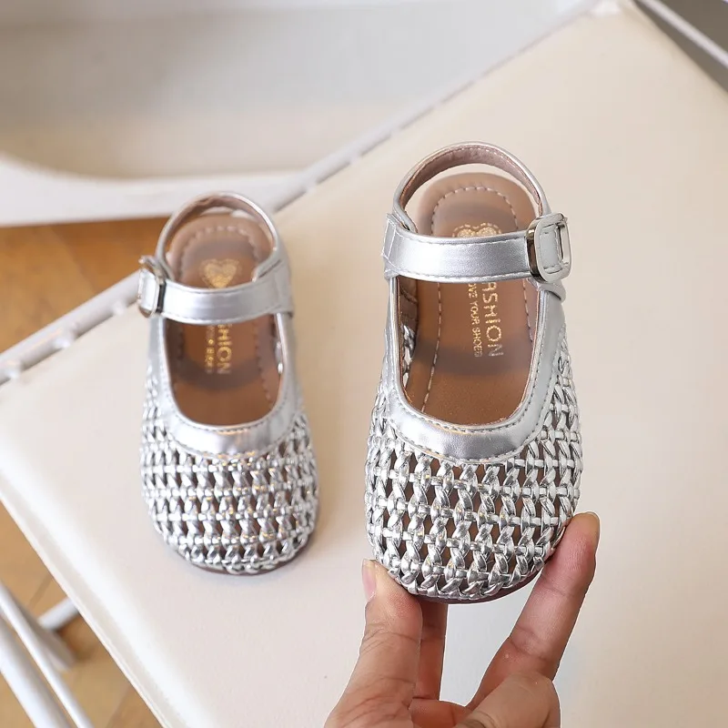 أحذية بناتي جديدة لعام 2025 صنادل صيفية للأطفال غير قابلة للانزلاق نعل ناعم أحذية الأميرة المريحة والمسامية للأطفال #5