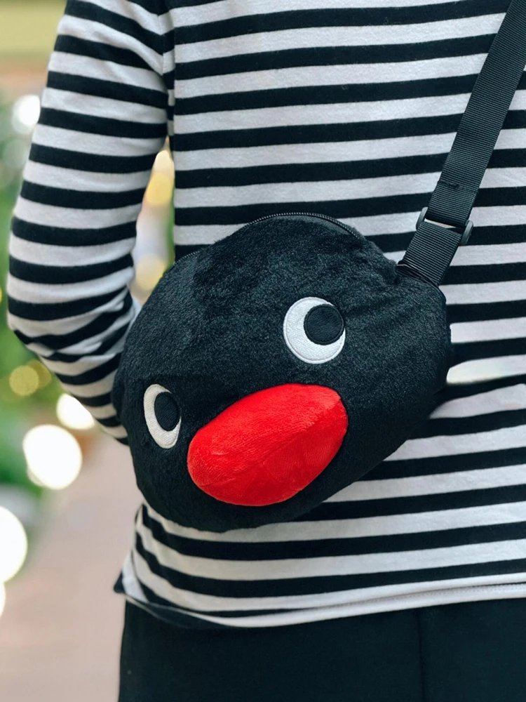Adorable Penguin Doll Plush Shoulder Bag Crossbody Bag for Young Girls Birthday Gift Eye-Catching Backpack Soft Velvet Material