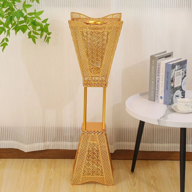 Hollow incense burner wholesale European church incense burner aromatherapy table classic four-corner