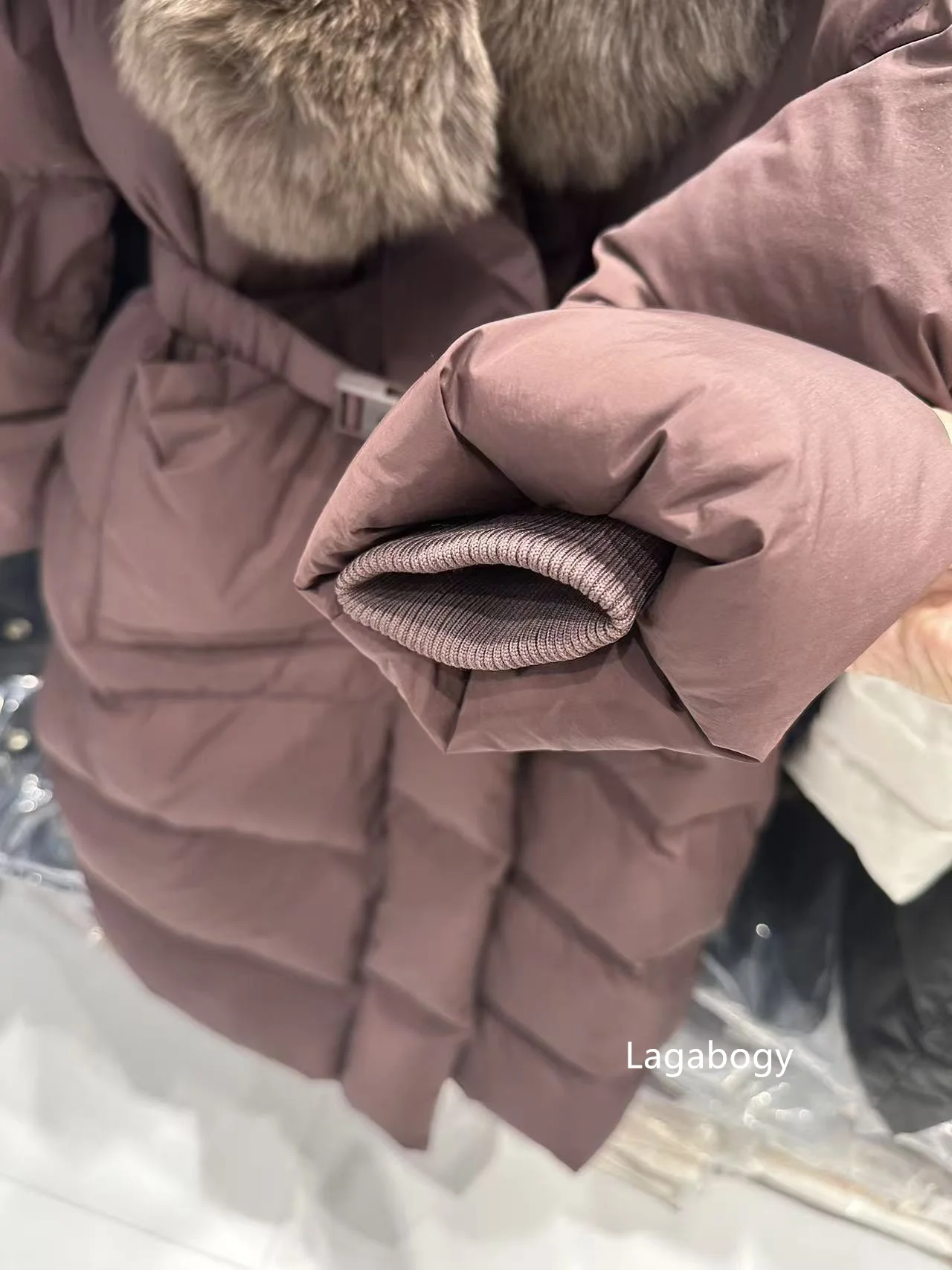 Lagabogy 2026 Long Down Jacket Winter Large Real Fox Fur Collar Waist Women Parkas Elegant Thicken Hooded White Duck Puffer Coat