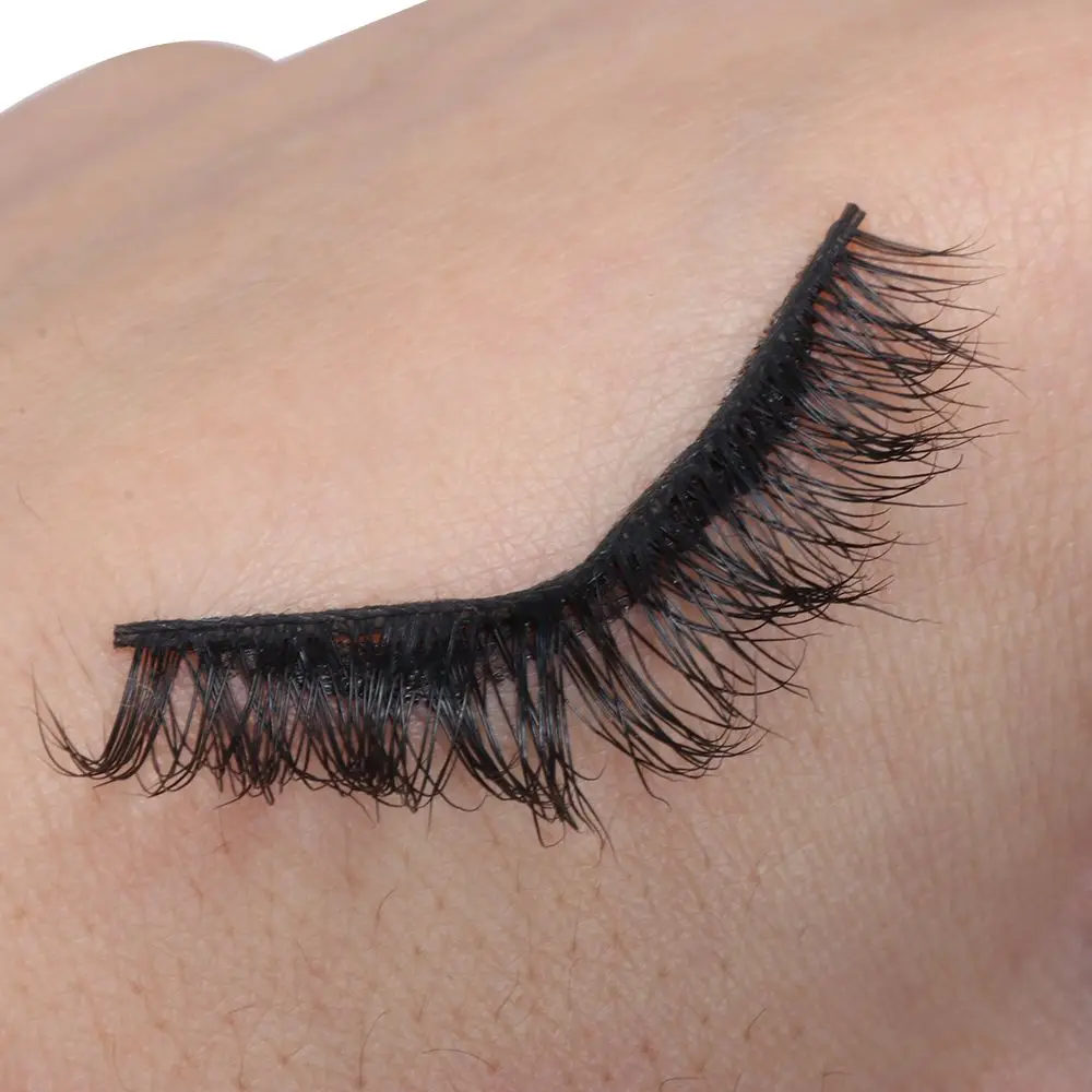 Strumento per il trucco Eyeliner magico autoadesivo a lunga durata ad asciugatura rapida Facile da usare Penna per colla per ciglia 2 in 1 Nessuna colla necessaria magnetica