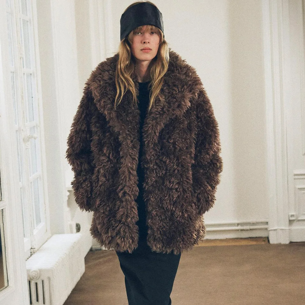 

Autumn and winter new fashionable women's clothing casual and elegant design sense European and American faux fur coat jacket