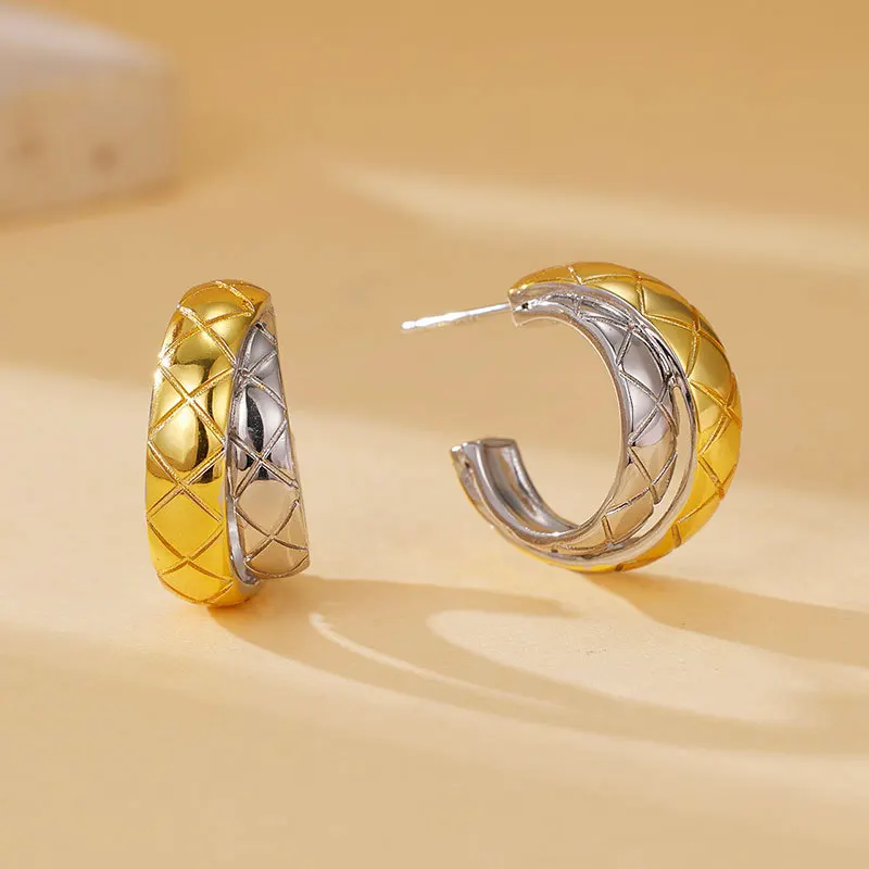 New S925 Silver Earrings with A Light Luxury and High-end Feel, Classic Color Separation Diamond Grid Earrings, Wedding Jewelry