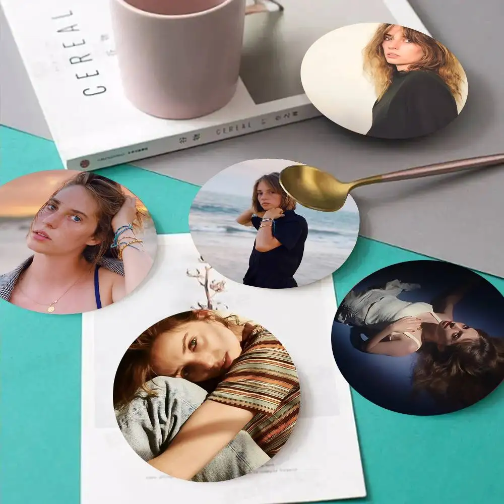 1pc Actor M-Maya H-Hawke Wooden Coaster Colour Printing Cup Mat Home Desk Decoration Gifts