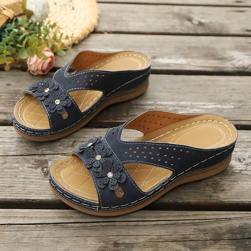 

Women Slippers 2025New Casual Slippers Fashion Flower Hollow Out Slippers for Women Wedge Platform Slipper Non-slip Beach Slides