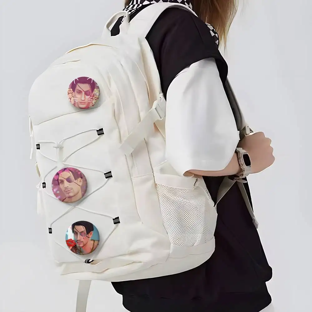 الحب G-Goro Majima Y-Yakuza شارات مستديرة رائعة شارة دبابيس الإبداعية للملابس قبعة ظهره هدية اكسسوارات #4