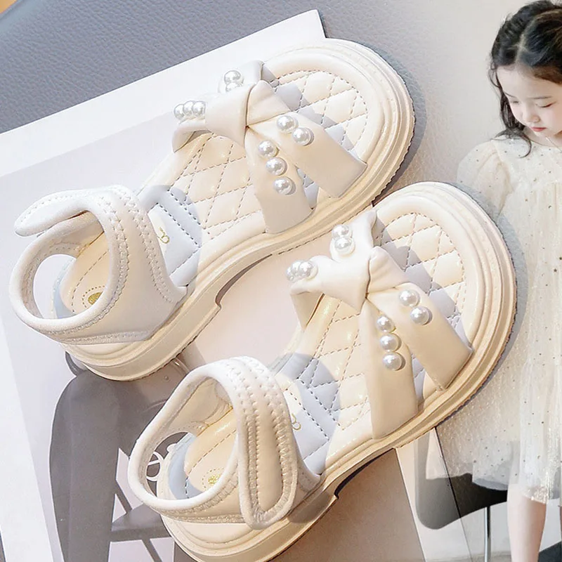 

Сандалии для девочек, новые летние детские модные тапочки принцессы на мягкой подошве, школьная повседневная пляжная обувь для школьников