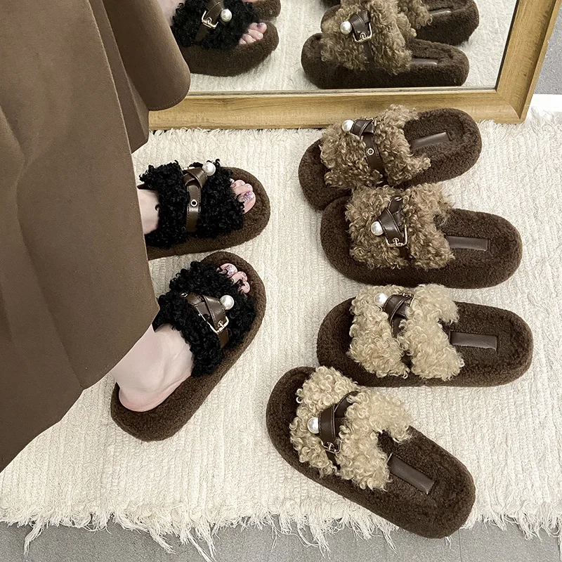 

Thick Soled Furry Slippers Women's Outdoor Wear 2025 Autumn Footwear Fashion Belt Buckle Casual Curly Fur Slides Pantuflas Mujer