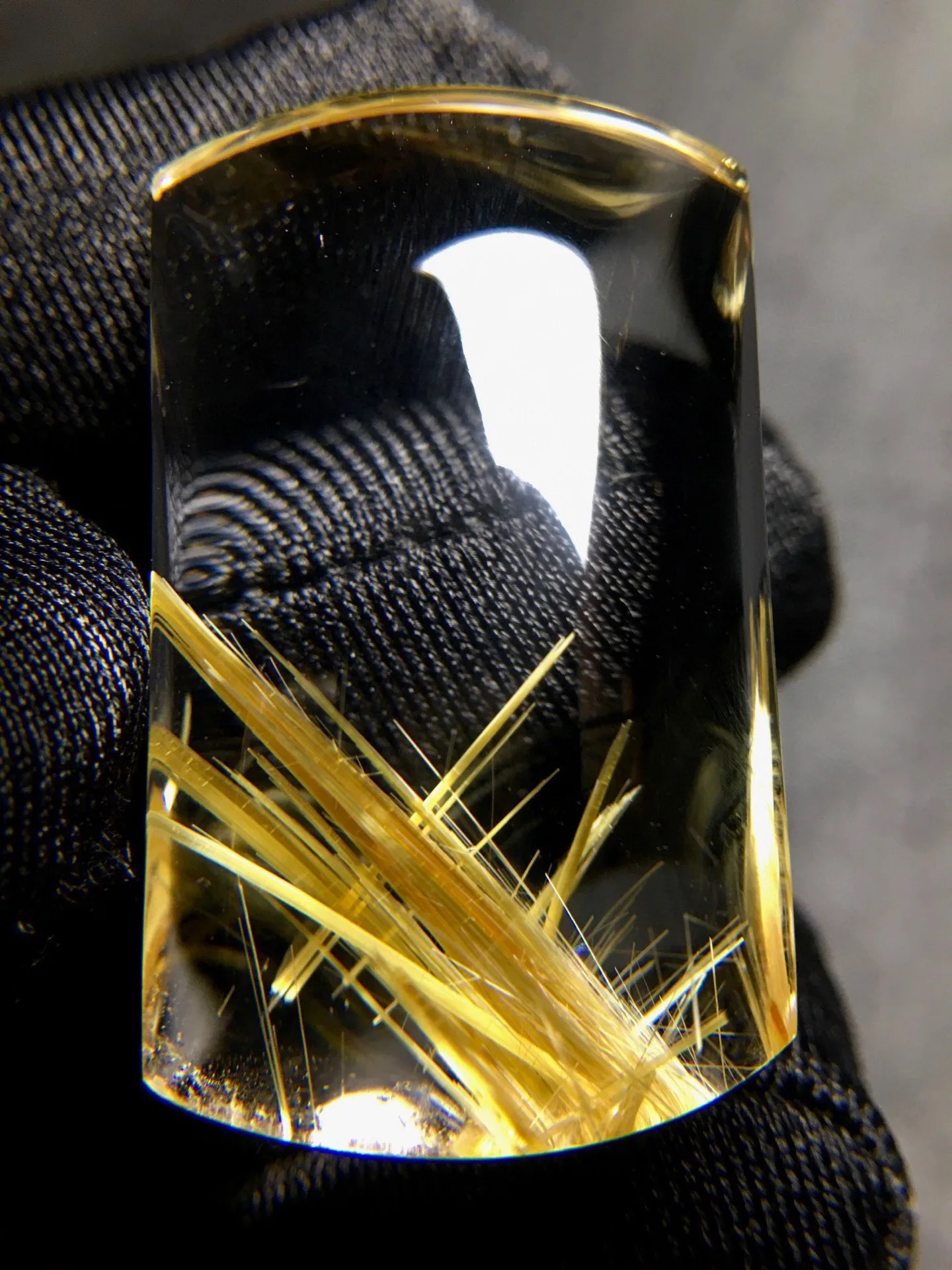 الذهب الطبيعي Rutilated قلادة من الكوارتز قلادة 32.2*19.5*10.6 مللي متر مستطيل الثروة Rutilated النساء الرجال AAAAAAA