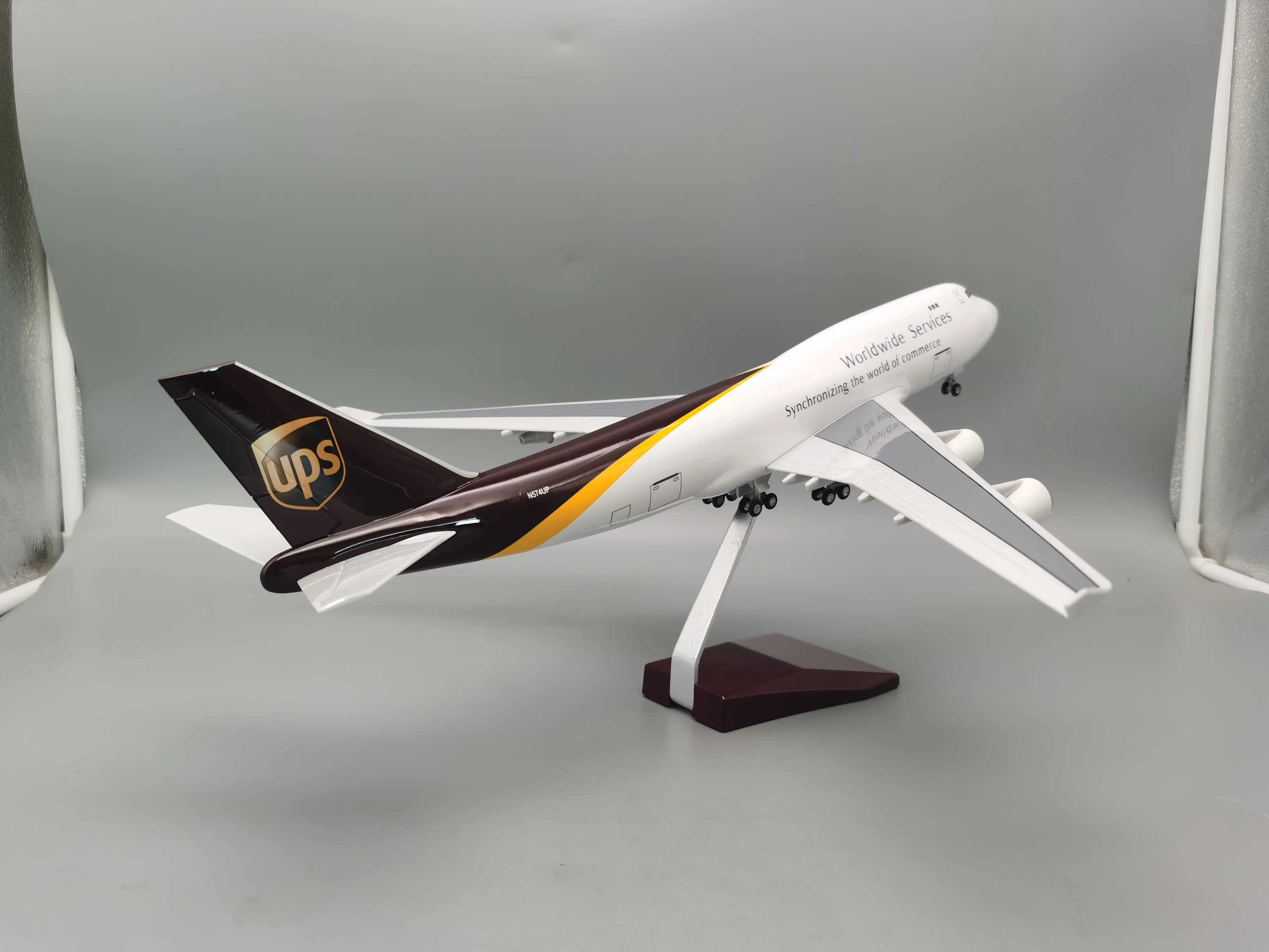 47CM aircraft model B747 Freighter series aviation model Model Plane with Stand for Aviation Enthusiasts Gifts or Decorations