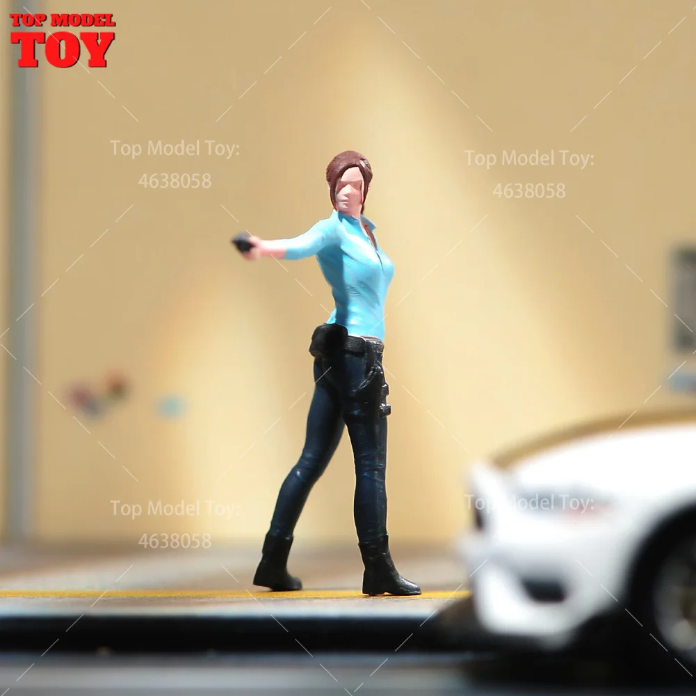 Painted Miniatures 1/24 1/64 1/43 1/87 Scale Claire Girl Hold Gun Female Scene Figure Doll Unpainted Model For Car Vehicles