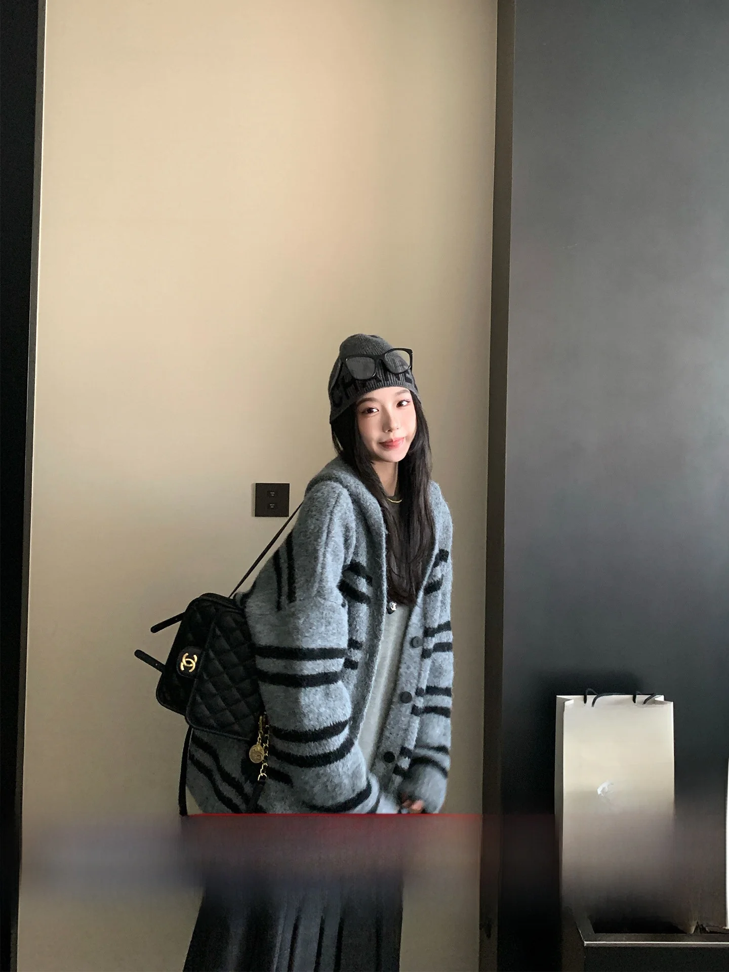 

Повседневный свободный шерстяной свитер с капюшоном и пуговицами, утепленный, с роскошным полосатым узором, открытый кардиган для женщин