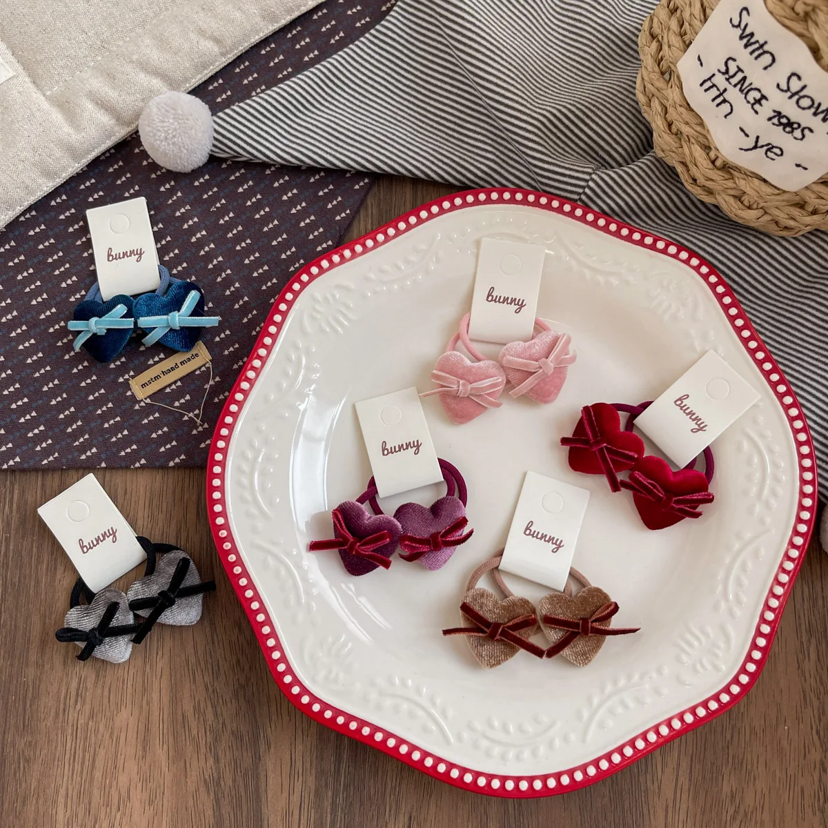 

Kids Hair Barrettes 2PCS Velvet Bow Clips with Heart Buttons Korean Non-Slip Gentle Grips for Girls Hair Ties