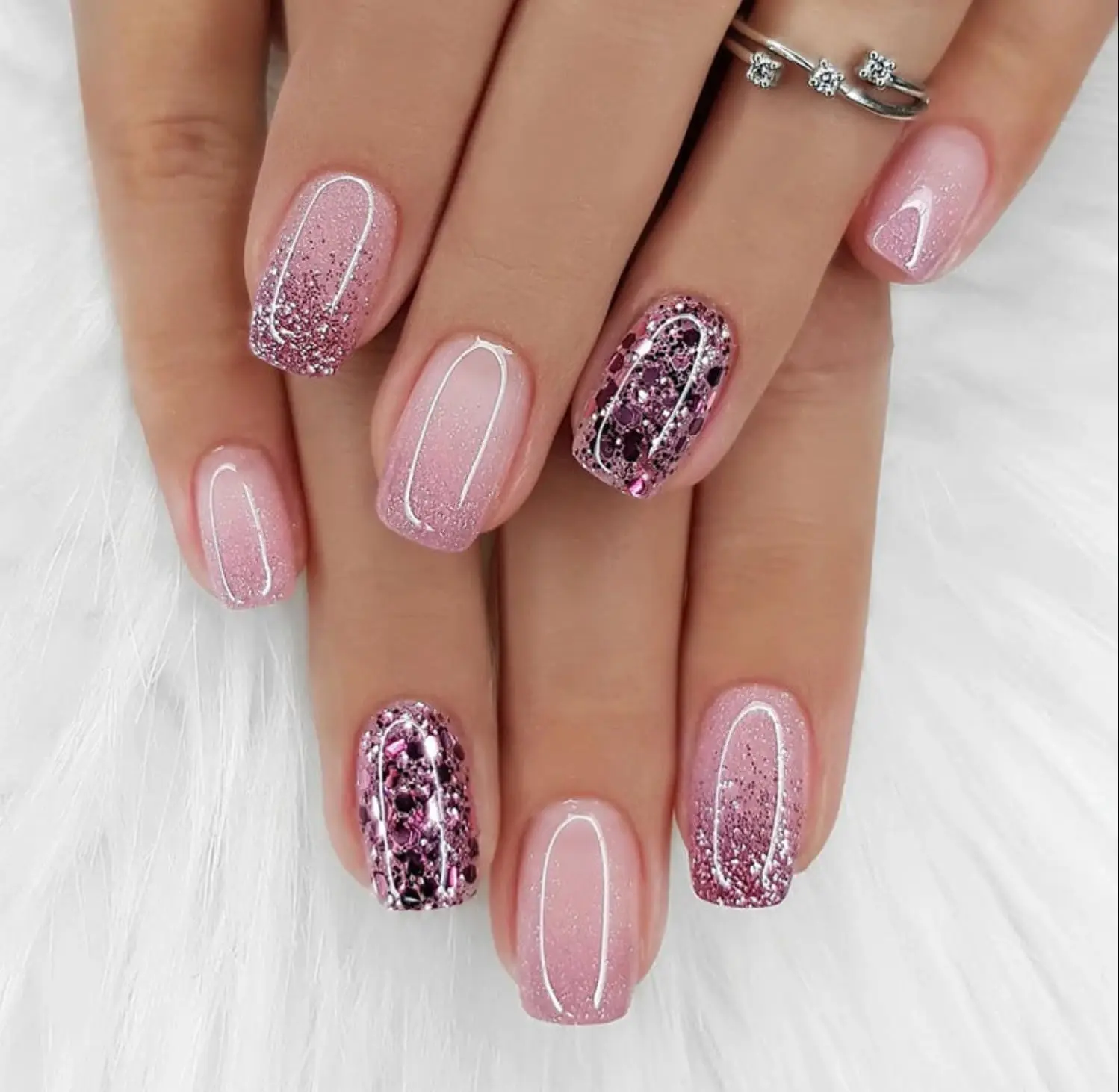 

Pink Diamond Acrylic Short Press-On Nails Kit with Glue, Reusable Fake Nails for Women