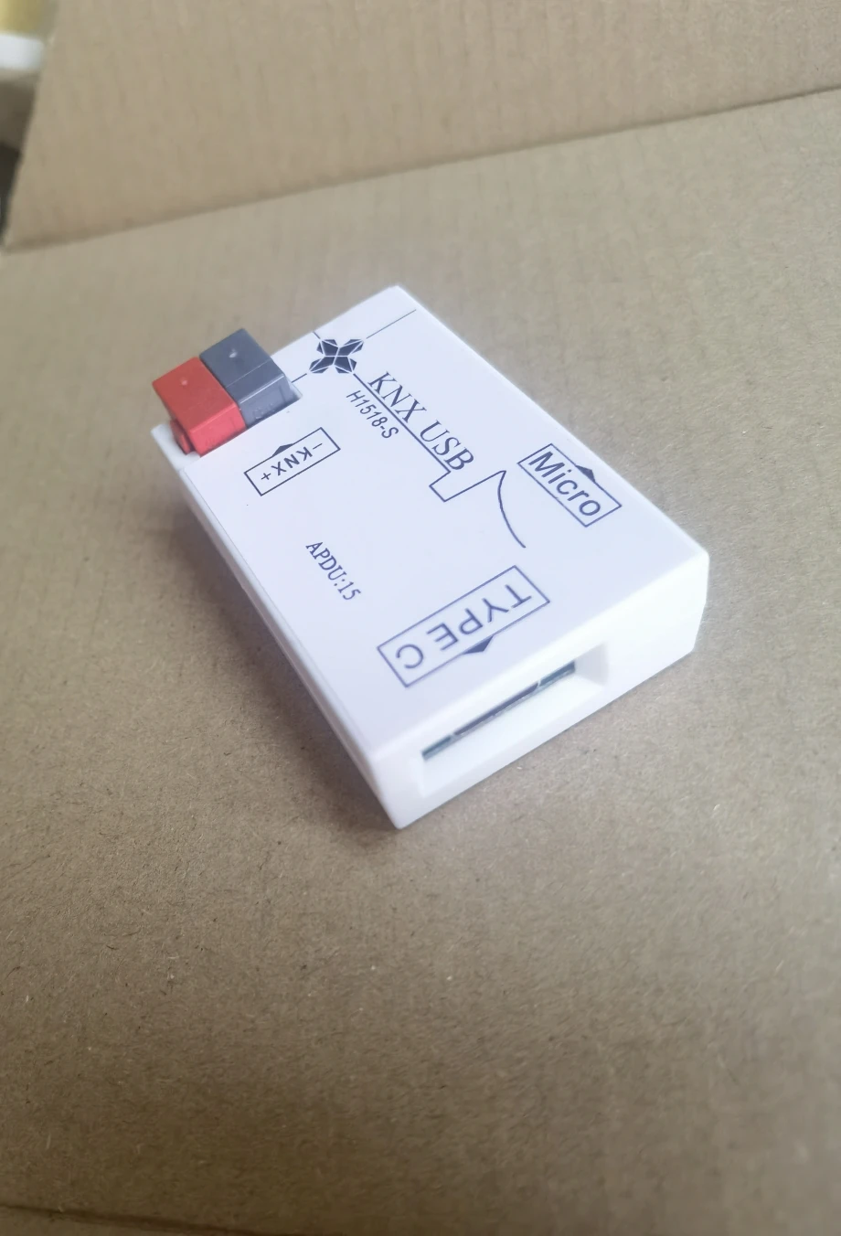 

KNX USB interface KNX downloader has two types of USB ports: Type C and micro USB