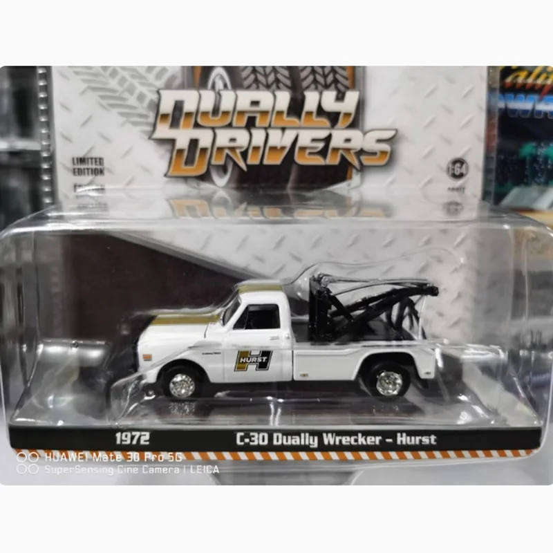 Greenlight Diecast 1/64 Scale 1972 C-30 Dually Wrecker Car Alloy Simulation Car Model Collection Display Toy Gifts