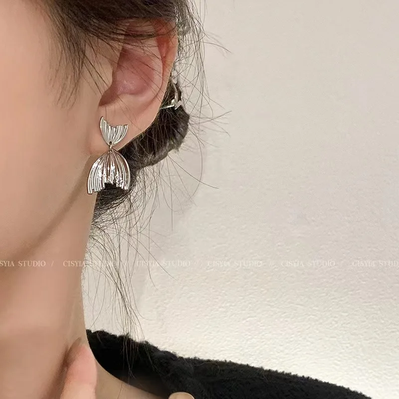 High-End Niche Design Trendy 925 Silver Needle Earrings Minimalist Style Pleated Mermaid Tail Tassel Earrings for Women