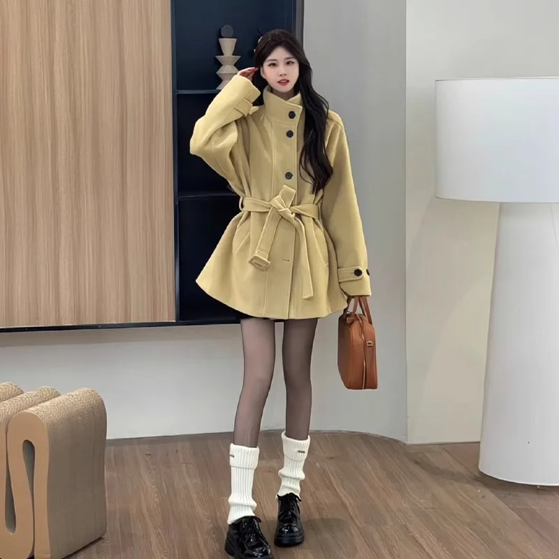 

2025 Winter Thick Woolen Coat Sweet Girl Black Waist Collection Agent Series Short Coat