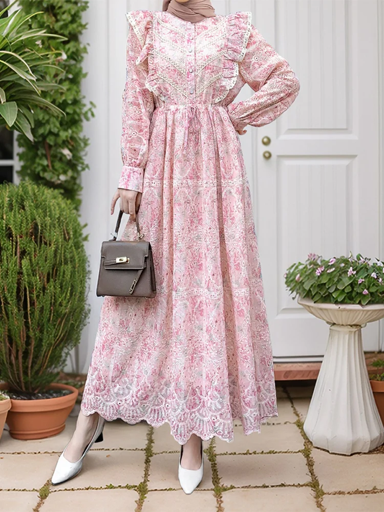 ชุดคลุมยาวลายปักฉลุลายดอกไม้สไตล์ตะวันออกกลาง รุ่นใหม่ ปี 2025 ทรงเอวสูง แขนกระดิ่ง ติดกระดุมเม็ดเดียว ทรงเอ สำหรับฤดูใบไม้ผลิและฤดูใบไม้ร่วง...