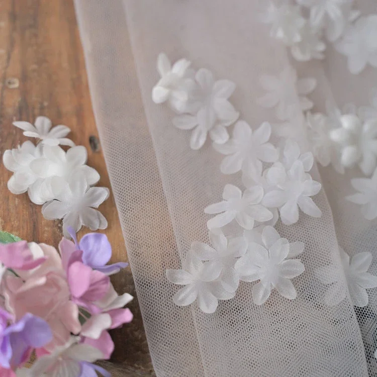 

100PCS/Pack .2.6CM Organza Petals DIY 3D Flower. Handmade Decorative Flower Pieces Handmade Wedding Dress Veil Accessories