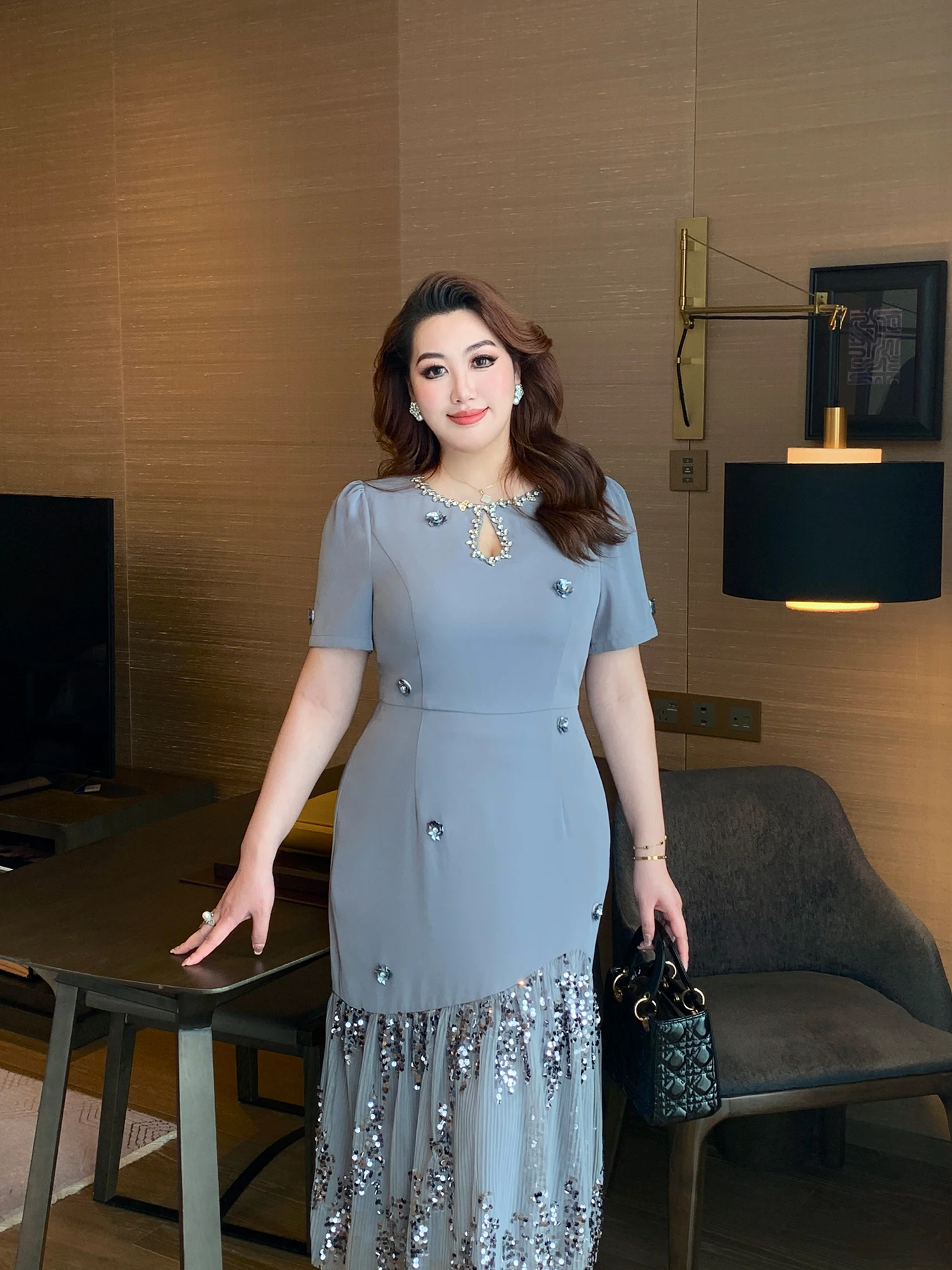 

GLEC plus Size Summer New Heavy Luxury 3D Decoration Rhinestone Shiny Sequin Hollow out Dress Women's Fashion Elegant Style