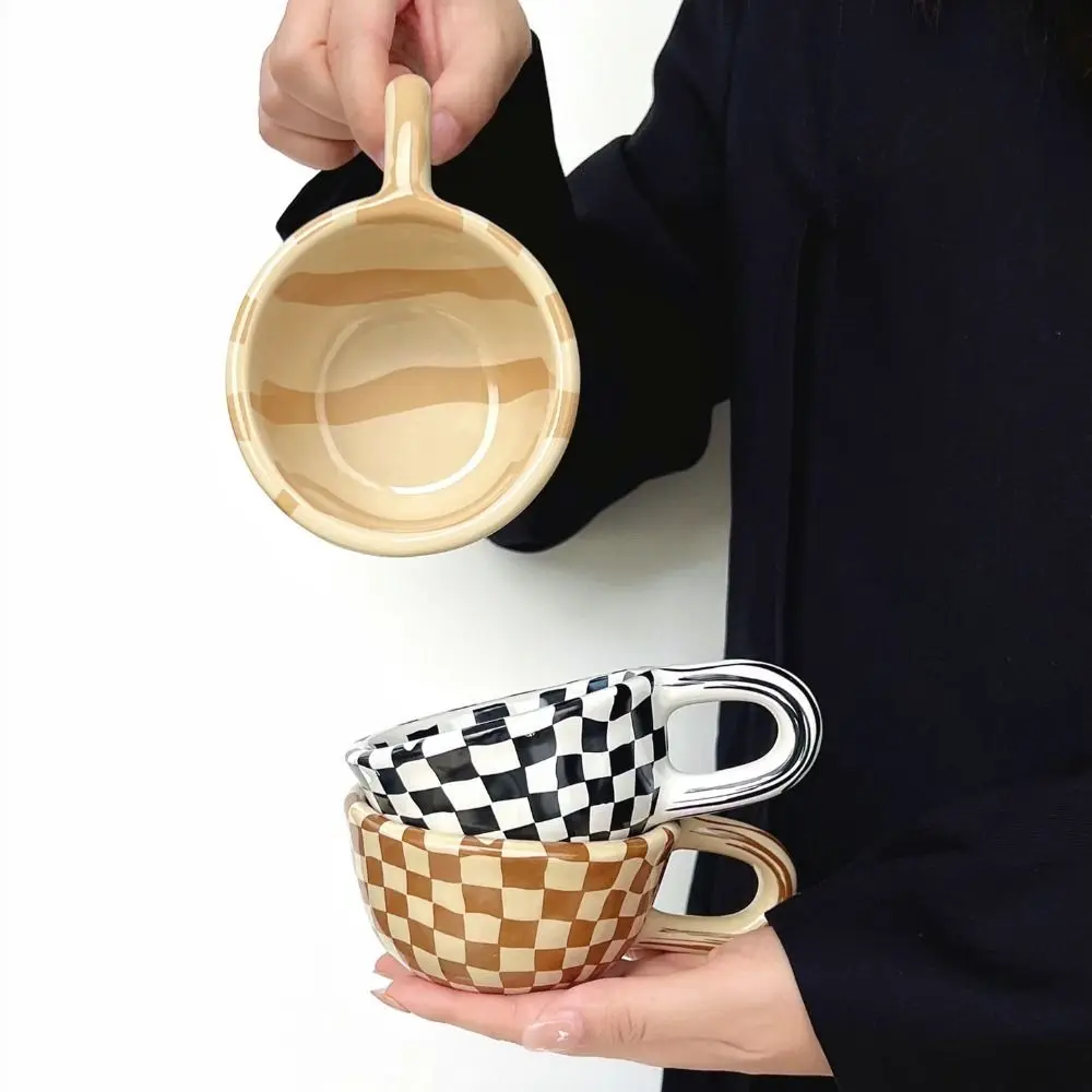 

INS Ceramic Coffee Cup Plaid U-shaped handle Irregular Chessboard Mugs Hand Pinched Heat-resistant Breakfast Container Oatmeal