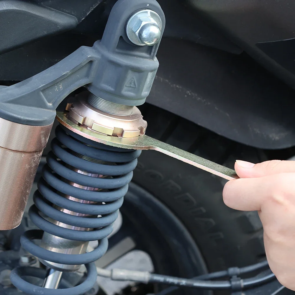 Motorcycle Shock Absorber Wrench Vibration Isolator Suspension Spanner Shock Absorption Spring Softness Hardness Adjustment Tool