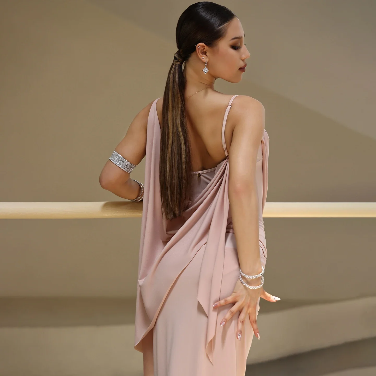 Latin Dance Tops Vrouwen Onregelmatige Bodysuit Volwassen Rumba Dans Kleding Oefenkleding Jarretel Tops Tango Prestaties Slijtage BL16649