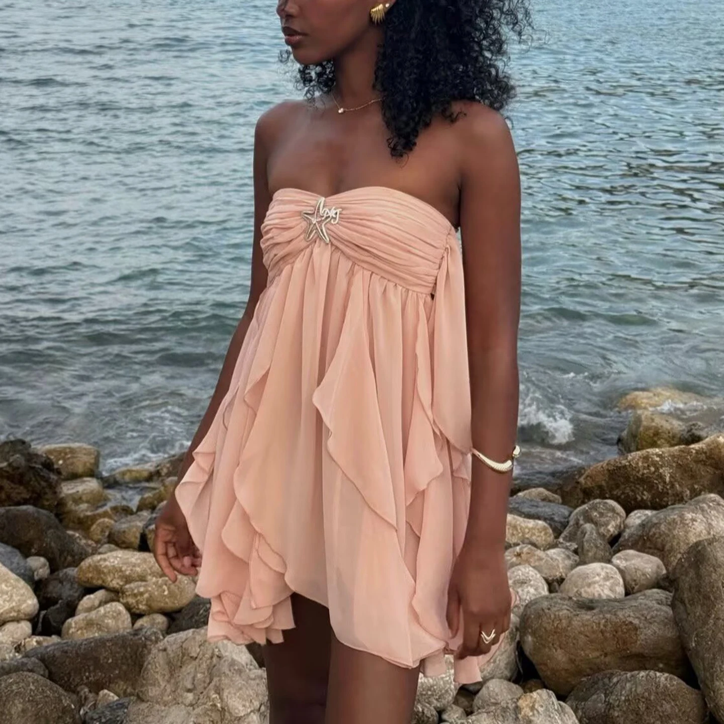 กระโปรงผ้าโพลีเอสเตอร์สไตล์ลำลองประดับโลหะสำหรับผู้หญิงแฟชั่นฤดูร้อนปี 2025 ใส่ได้ทุกวัน