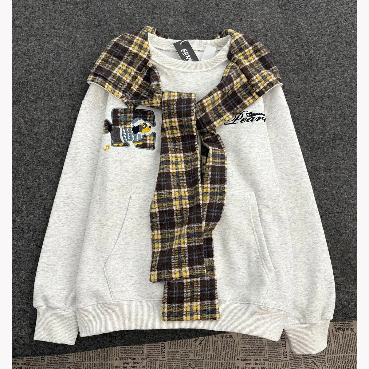 2026 Spring Women's Fake Two Piece Checkered Scarf Cat Ear Hoodie Hoodie Lining Sweatshirt Embroidered Loose Casual Street Top