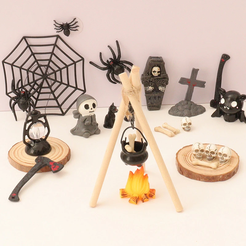 1Set DIY Ghost Festival Toy Doll House Halloween Boiler Spider Skull Bat Plastic Mini Decoration Holiday Party Horror Prop