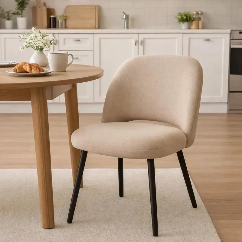 

Обеденный стул с обивкой и черными металлическими ножками – удобный и стильный стул бежевого цвета.