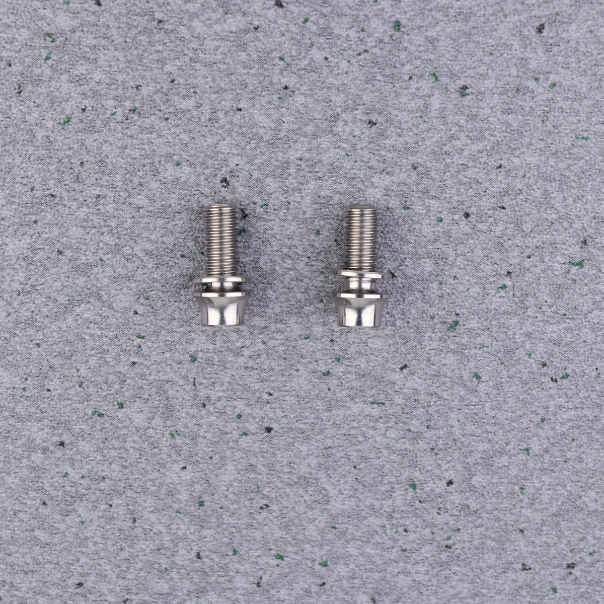 

High Strength M5 Water Bottle Cage Screw Set Ideal For Mountain Bike Motorcycle Applications
