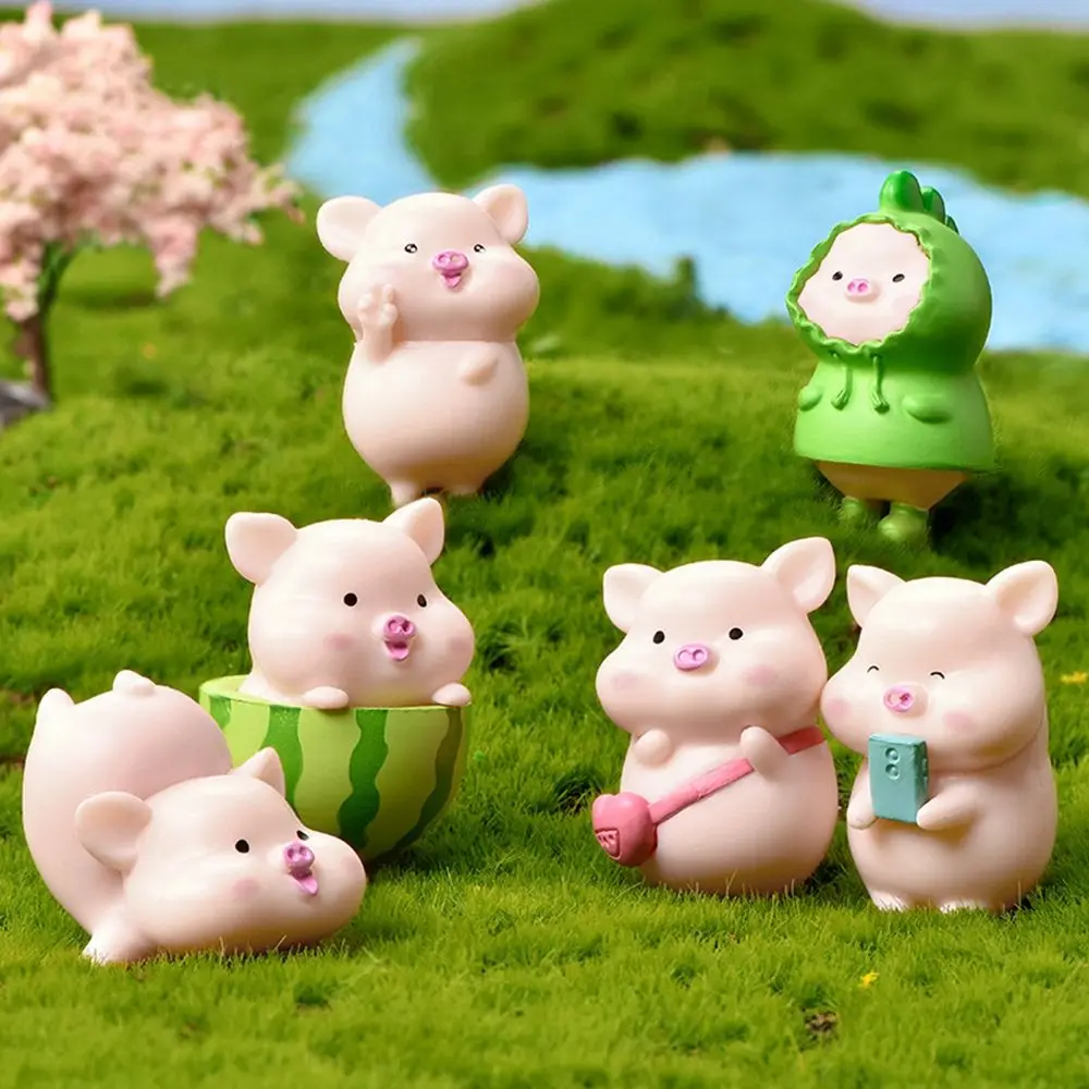 

10PCS Cute Pig Resin Miniature Crafts Christmas Pendant Piggies Statue Collection Toy Fairy Garden Mini Miniatures Car ornaments