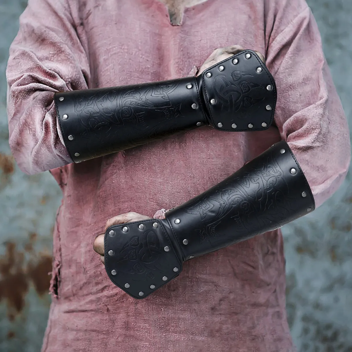 Armure de Bras en Faux Cuir Gaufré Tête de Loup, Bracelet Médiéval pour Costume de LARP, Noir