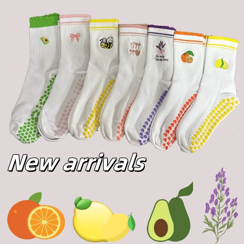 

Европейский размер 36-43, 1 пара, мультяшное вишневое сердце, йога, фитнес, пилатес, спортивное сердце, силиконовая противоскользящая вязаная вышивка