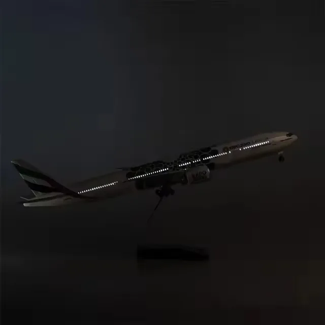 New 1:160 Scale Model Diecast Resin Emirates Expo 2020 DUBAIAUE Airlines Airbus A380/B777 Airplane Collection Display Toys image 3