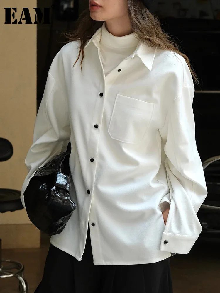 

[EAM] Women White Pocket Brief Thick Big Size Elegant Blouse New Lapel Long Sleeve Shirt Fashion Tide Spring Autumn 2024 1DH7047